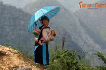 Vẻ đẹp hồn hậu của người phụ nữ vùng cao nguyên đá Hà Giang