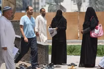 Thu nhập ngàn đô của những người ăn xin chuyên nghiệp tại Dubai 