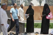 Thu nhập ngàn đô của những người ăn xin chuyên nghiệp tại Dubai 