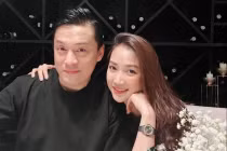 Những cặp đôi có cuộc hôn nhân viên mãn từ fan thành bạn đời trong Vbiz 