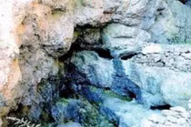 Mạo hiểm vào hang động cao 1300m, chuyên gia thốt lên 'bất khả xâm phạm'