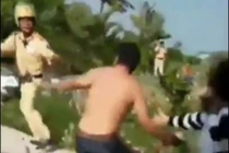 Khởi tố 4 đối tượng say xỉn đánh CSGT khi kiểm tra nồng độ cồn