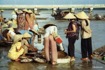 Ảnh đời thường cực thú vị ở Hội An năm 1996