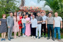 Nghệ sĩ Tiết Cương cưới ở tuổi 49