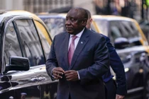 Phái đoàn Nam Phi mắc kẹt tại sân bay Ba Lan