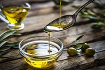 3 nên ăn, 4 nên tránh giúp giảm đau nhức xương khớp