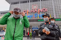 Tạm giữ 200.000 khẩu trang chuẩn bị xuất lậu sang Trung Quốc