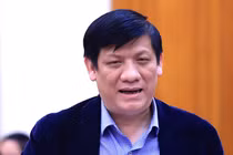 Máy thở đầu tiên do Vingroup sản xuất đã được chuyển đến Bộ Y tế