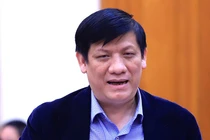 Máy thở đầu tiên do Vingroup sản xuất đã được chuyển đến Bộ Y tế