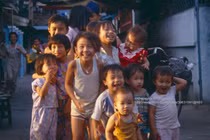 Nét hồn nhiên, thánh thiện của trẻ em ở TP. HCM năm 1993