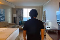 Khoa Pug review nơi ở, món ăn đắt tiền nhà hàng Cựu Tổng thống Mỹ