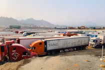 Khởi tố 2 cán bộ vụ 'bán lốt' xe xuất khẩu qua biên giới Lạng Sơn giá 200-300 triệu