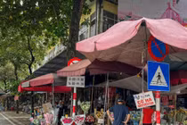 Loạt biển báo giao thông làm khó người đi đường