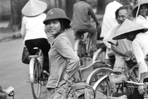 Ảnh khó quên về phụ nữ Hà Nội năm 1973 