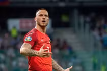 Giữa “bão” dịch Corona, sao bóng đá có lương “khủng” ở TQ như “ngồi trên lửa” 