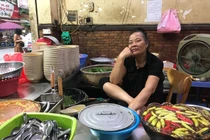 Vắng khách, bà chủ quán bún chửi từng lên CNN bất ngờ... 'cai chửi'