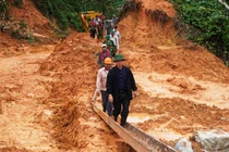 Tranh thủ từng giờ tìm kiếm công nhân mất tích tại Rào Trăng 3