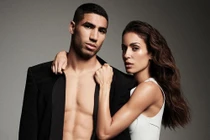 Người vợ hơn 12 tuổi của người hùng tuyển Morocco