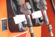 Đồng loạt khám xét 16 điểm kinh doanh xăng dầu ở nhiều địa điểm