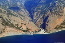 Cảnh tượng ngoạn mục khó tin ở hẻm núi dài nhất châu Âu