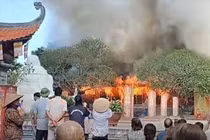 Bề dày lịch sử của ngôi chùa vừa cháy lớn ở Phú Thọ