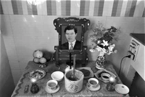 'Tôi ôm tro cốt chồng hồi hương trên chuyến bay đầu tiên của cuộc đời'