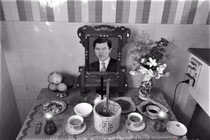 'Tôi ôm tro cốt chồng hồi hương trên chuyến bay đầu tiên của cuộc đời'