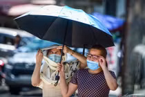 Dự báo thời tiết 4/6: Miền Bắc và Trung Bộ nắng nóng gay gắt, chiều tối mưa giông