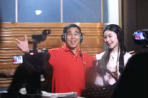 MC Quyền Linh phản ứng gì khi con gái “đóng MV, làm ca sĩ“? 