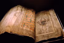 Tận mục cuốn sách khổng lồ được mệnh danh là “Kinh thánh của quỷ"