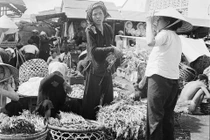 Hình độc về chợ Cầu Ông Lãnh ở Sài Gòn 74 năm trước