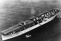 Tàu sân bay đầu tiên của Mỹ đã bị đánh chìm như thế nào?