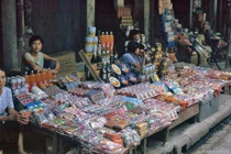 Loạt ảnh cực sinh động về các cửa hàng ở Hà Nội năm 1991