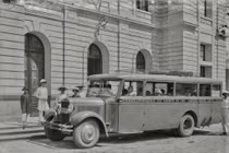 Loạt hình "độc" về xe khách ở Việt Nam thời thuộc địa