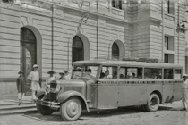 Loạt hình "độc" về xe khách ở Việt Nam thời thuộc địa