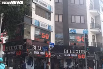 Black Friday: Cửa hàng thời trang Hà Nội siêu giảm giá, khách vẫn thờ ơ