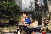 Ảnh độc: Thần thái “chất lừ” của người Hà Nội năm 1990