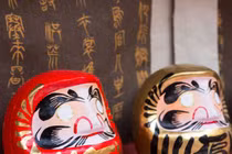 Sự thật đáng sợ về con búp bê Daruma nổi tiếng Nhật Bản