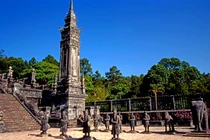 Ảnh độc lăng tẩm, cung điện ở Cố đô Huế ba thập niên trước