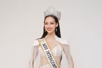 Á hậu Ngọc Hằng khoe dáng với bikini ở Hoa hậu Liên lục địa