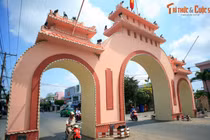 Những cánh cổng tam quan độc đáo, nổi tiếng nhất Việt Nam