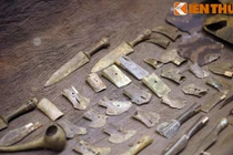 Kinh ngạc kho vũ khí trong mộ cổ 2.500 tuổi của người Việt 