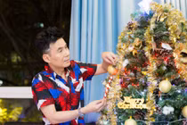 Giáng sinh lạ lùng chưa từng có của sao Việt