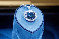 Đáng sợ lời nguyền ứng với viên kim cương đẹp nhất thế giới