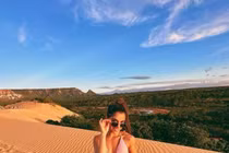 Mỹ nhân bóng chuyền diện bikini trên cát