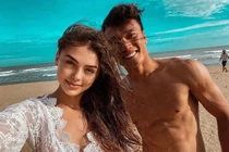 Gu thời trang của vợ chồng Bùi Tiến Dũng