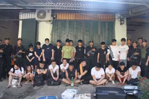 Bắt 21 người Trung Quốc trốn truy nã