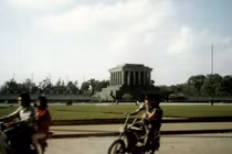 Quảng trường Ba Đình những năm 1980-1990 qua ống kính quốc tế