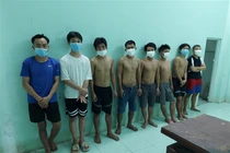 Nhóm người tổ chức ăn nhậu trong khu phong toả