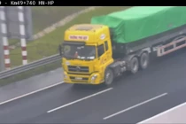 Đi lùi trên cao tốc, lái xe tải bị phạt 17 triệu đồng, tước bằng 5 tháng